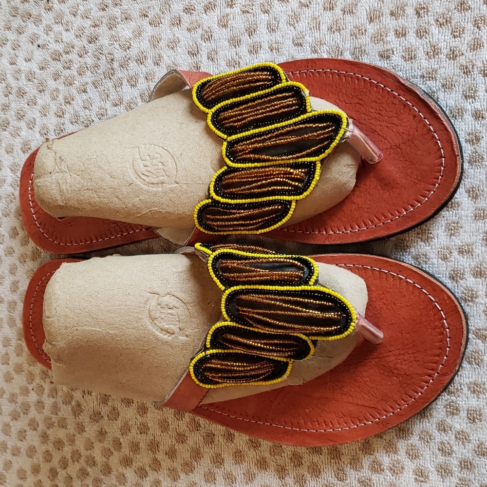 Beautiful Ladies Maasai Leather Sandals. Size 10/ 11 or 42 decorated with beads.